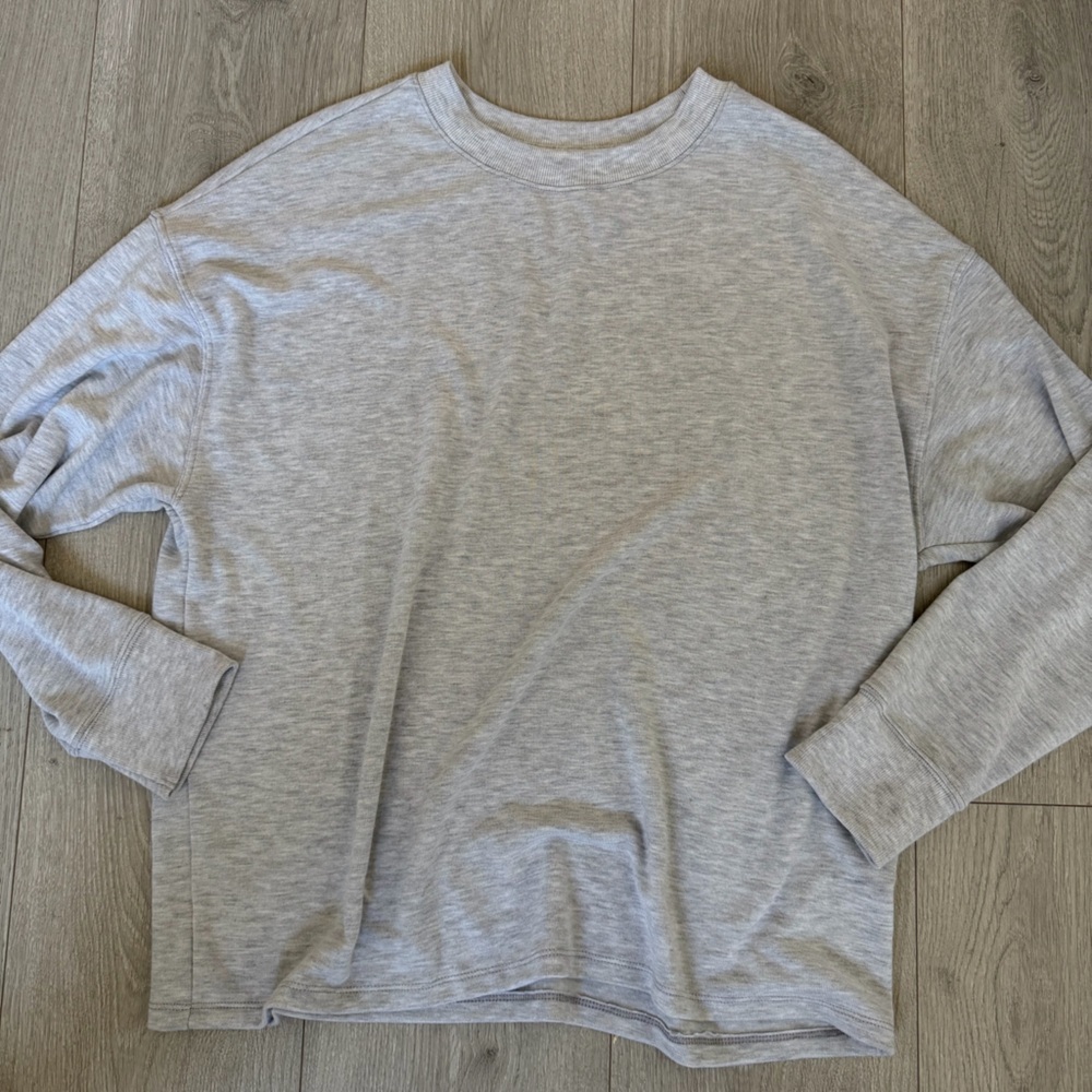 Abercrombie & Fitch Light Gray Women's Crew Neck Sweater